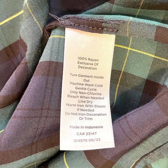 Sleeveless Plaid Blouse with Velvet Trim & Shimmery Button - Picture 8 of 8